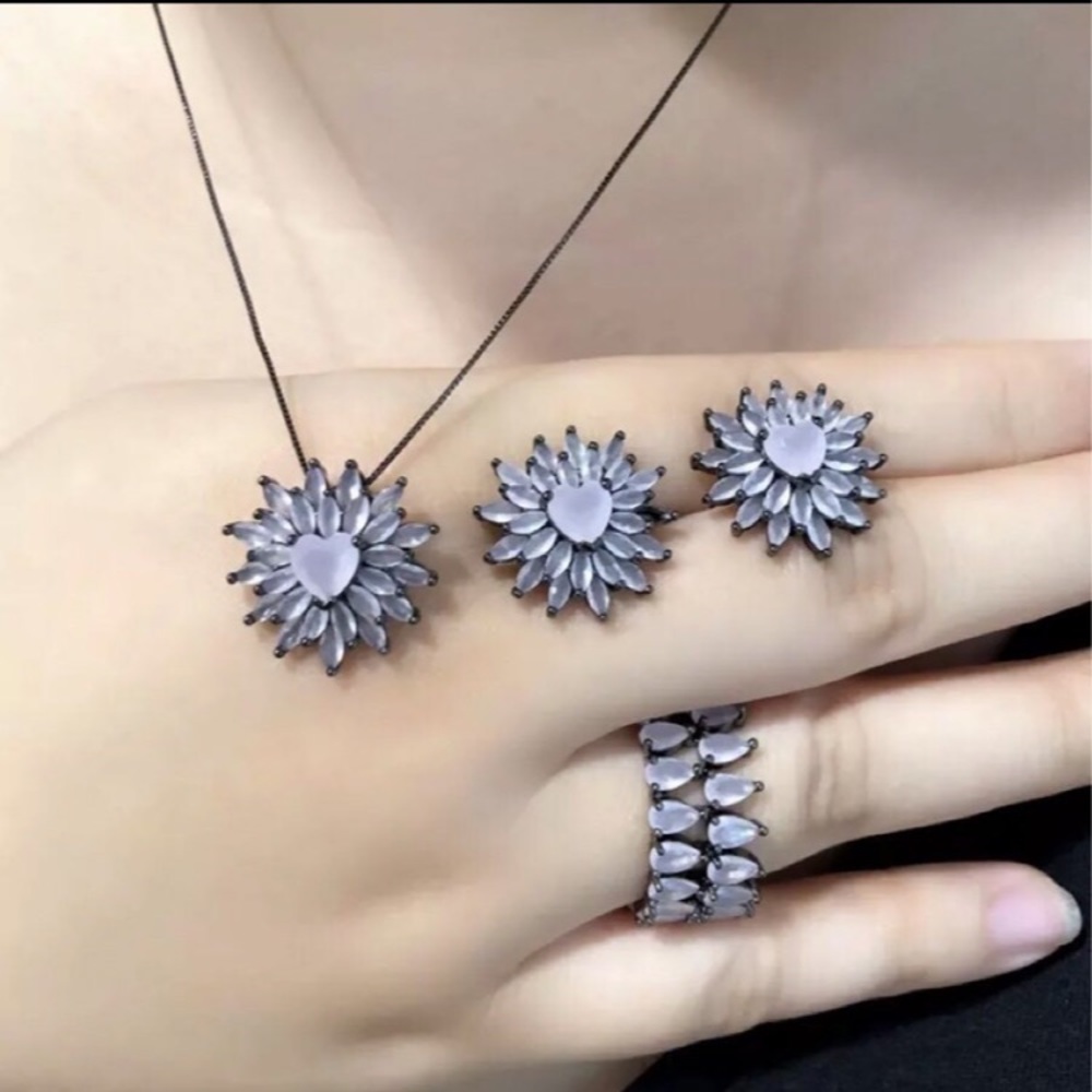 Gorgeous Ring With Swarovski Elements Hematite Fi… - image 7